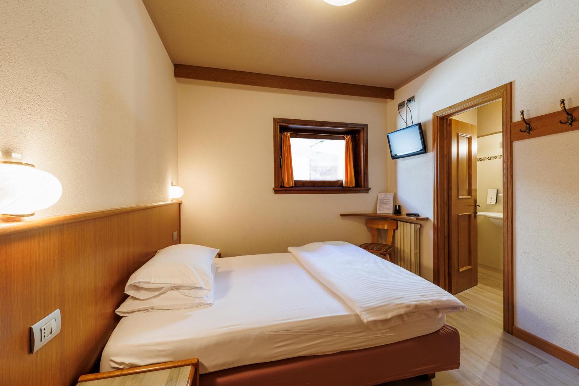 Hotel Miravalle Isolaccia Zimmer foto