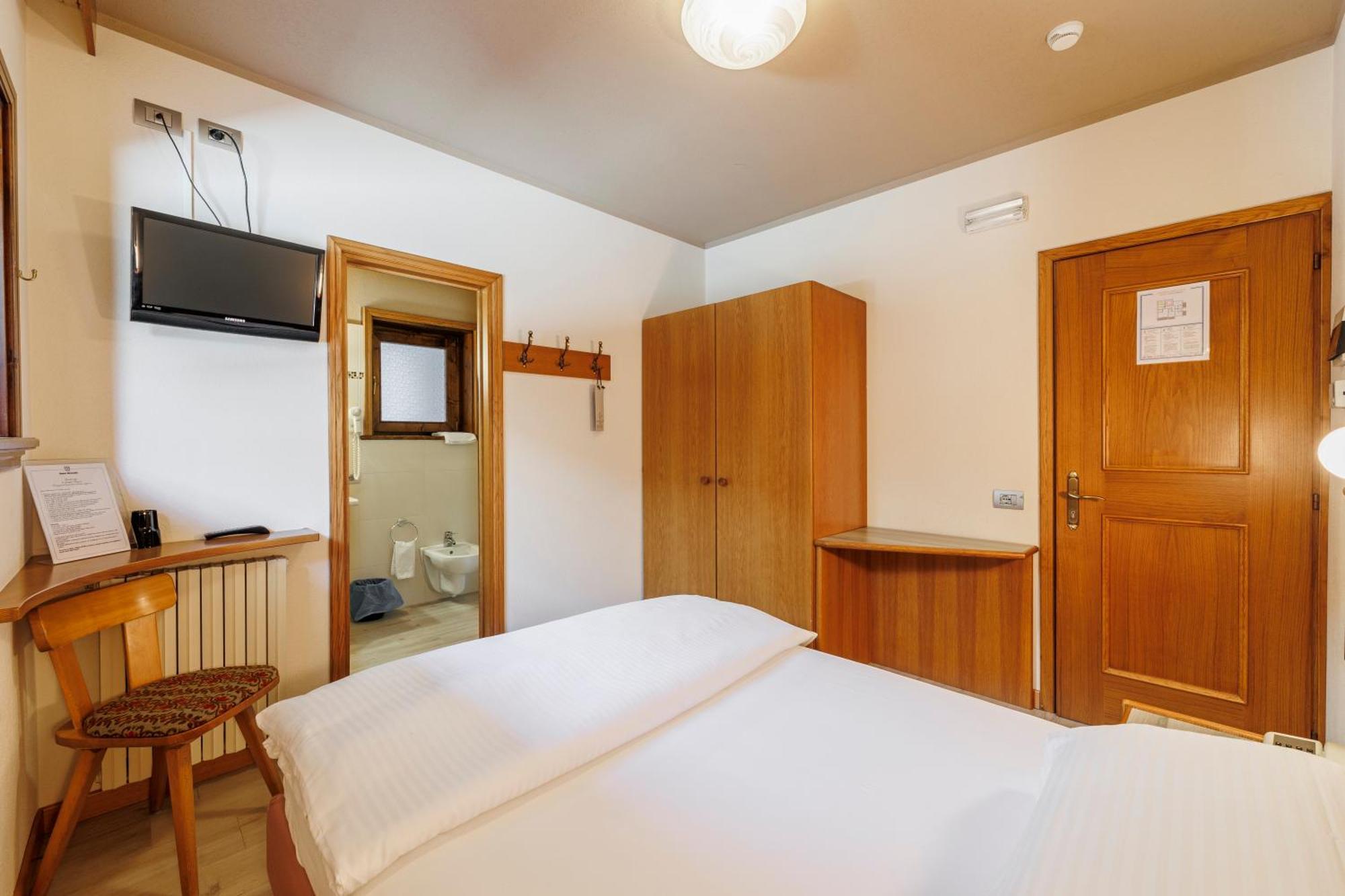 Hotel Miravalle Isolaccia Zimmer foto
