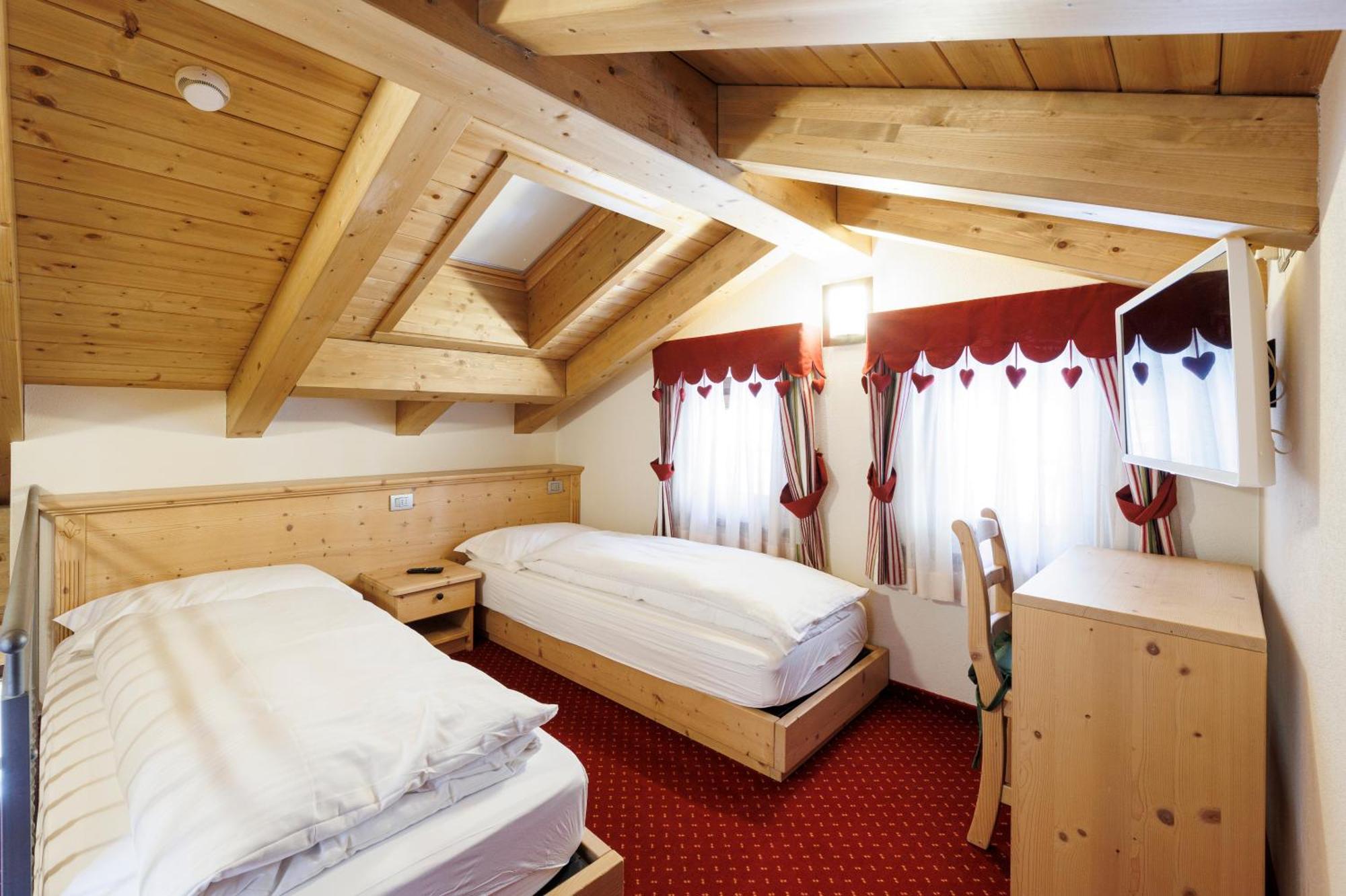 Hotel Miravalle Isolaccia Zimmer foto